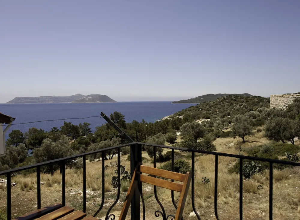 Tek Büyük Yataklı Oda, Kısmi Deniz Manzaralı