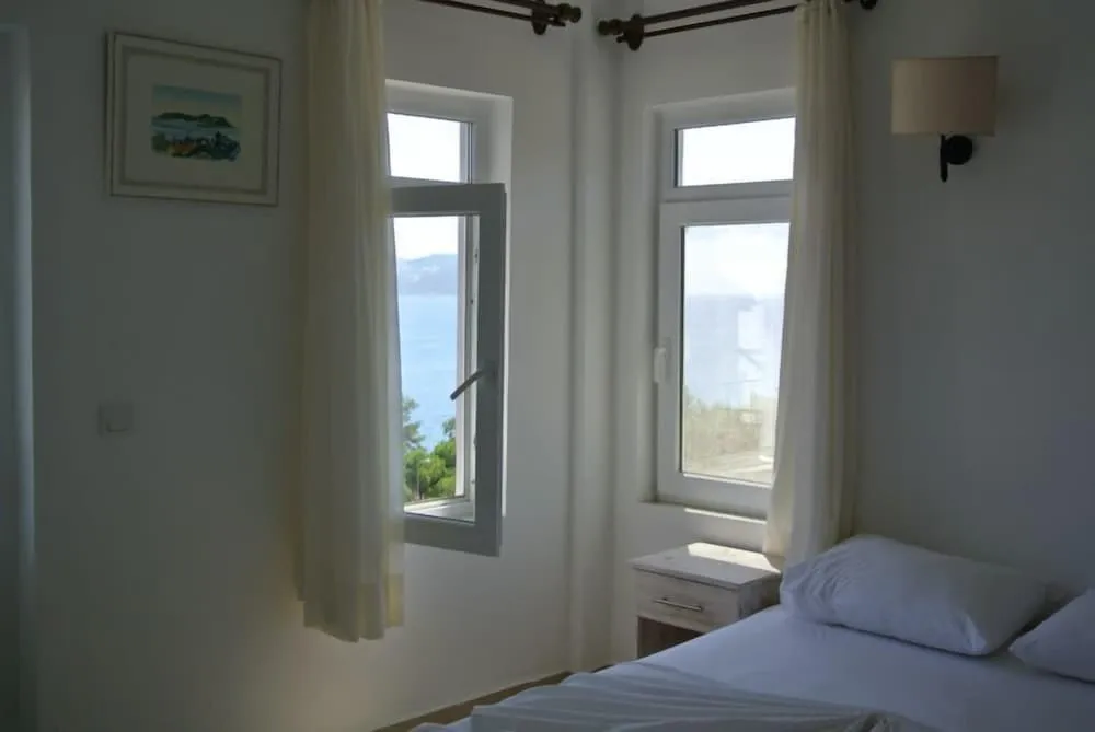 Tek Büyük Yataklı Oda, Kısmi Deniz Manzaralı