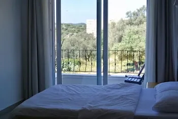 Hideaway Hotel
