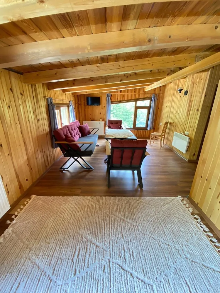 Design Tek Büyük Yataklı Oda, 1 Büyük (Queen) Boy Yatak, Sigara İçilmez