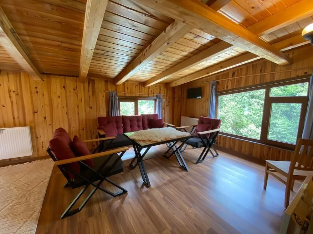 Design Tek Büyük Yataklı Oda, 1 Büyük (Queen) Boy Yatak, Sigara İçilmez