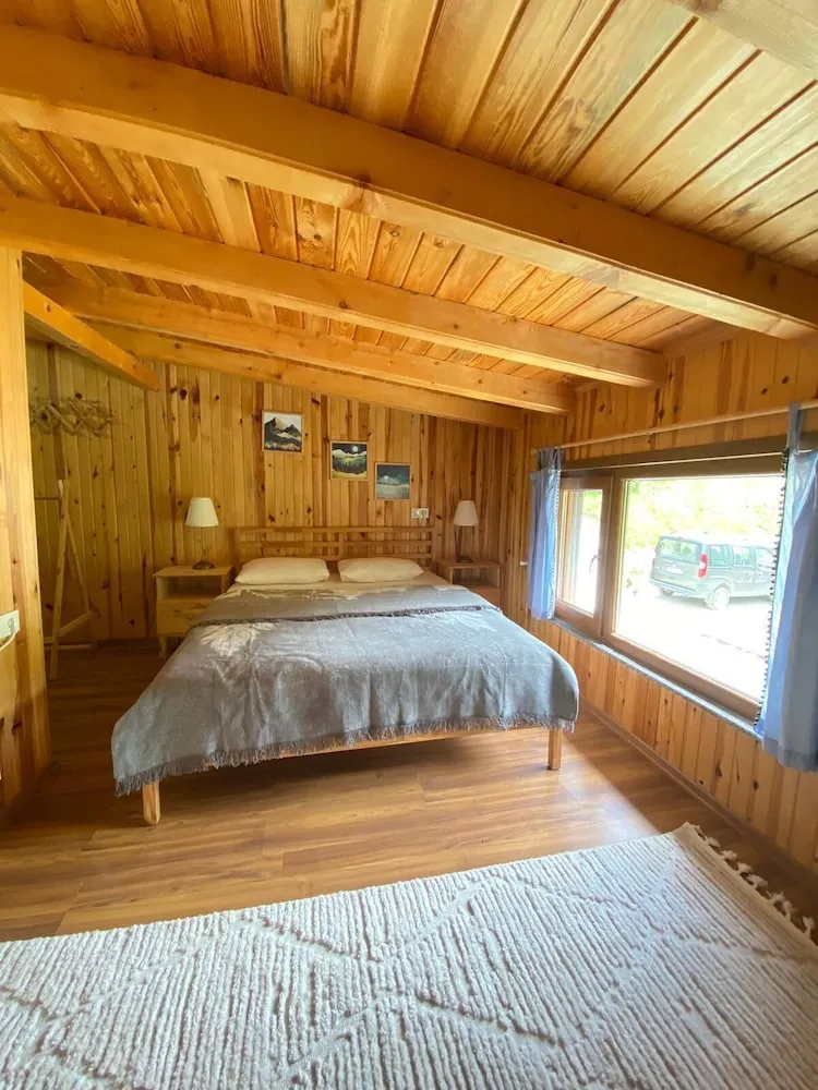 Design Tek Büyük Yataklı Oda, 1 Büyük (Queen) Boy Yatak, Sigara İçilmez