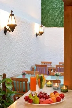 Brothers Çeşme Hotel