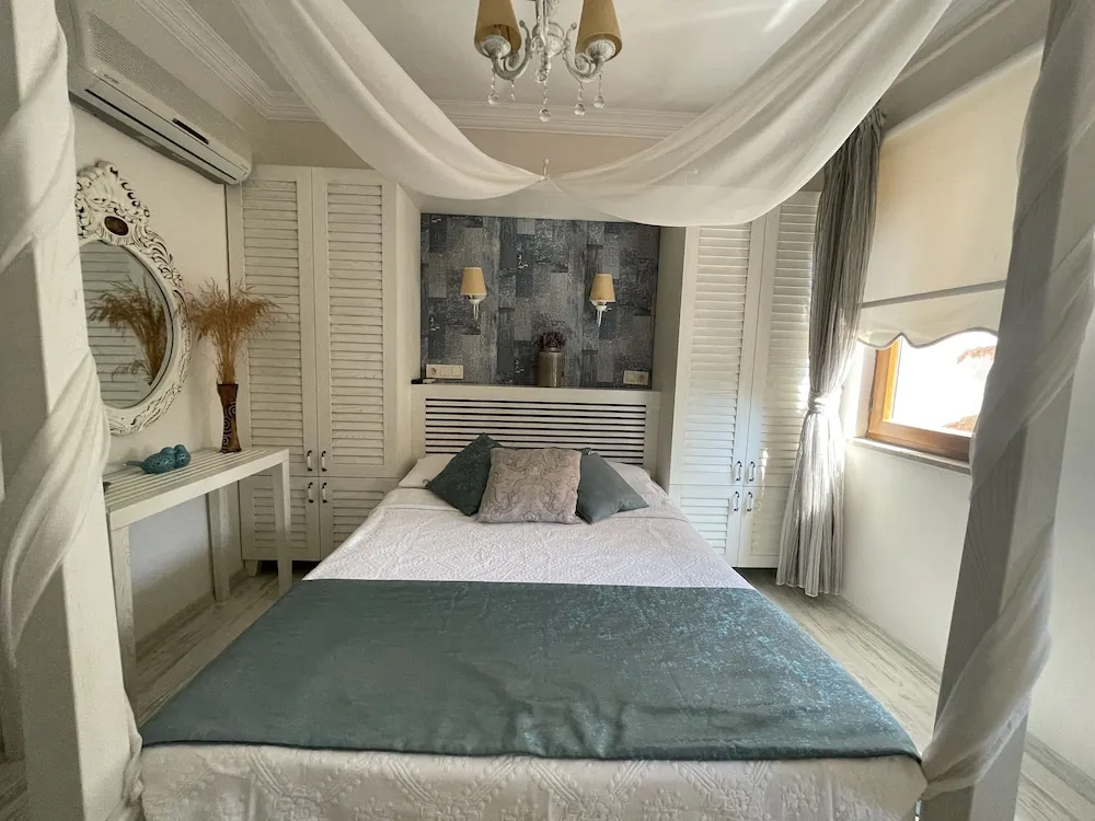 Deluxe Tek Büyük Yataklı Oda