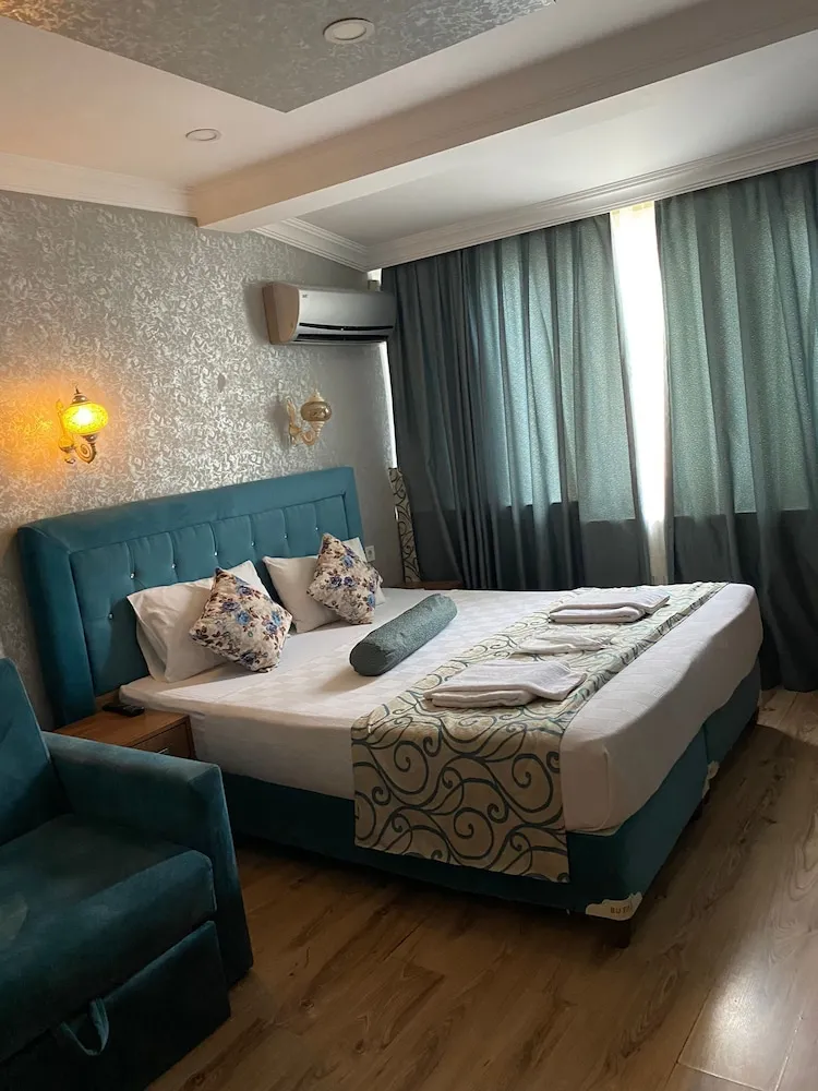 Deluxe Üç Kişilik Oda