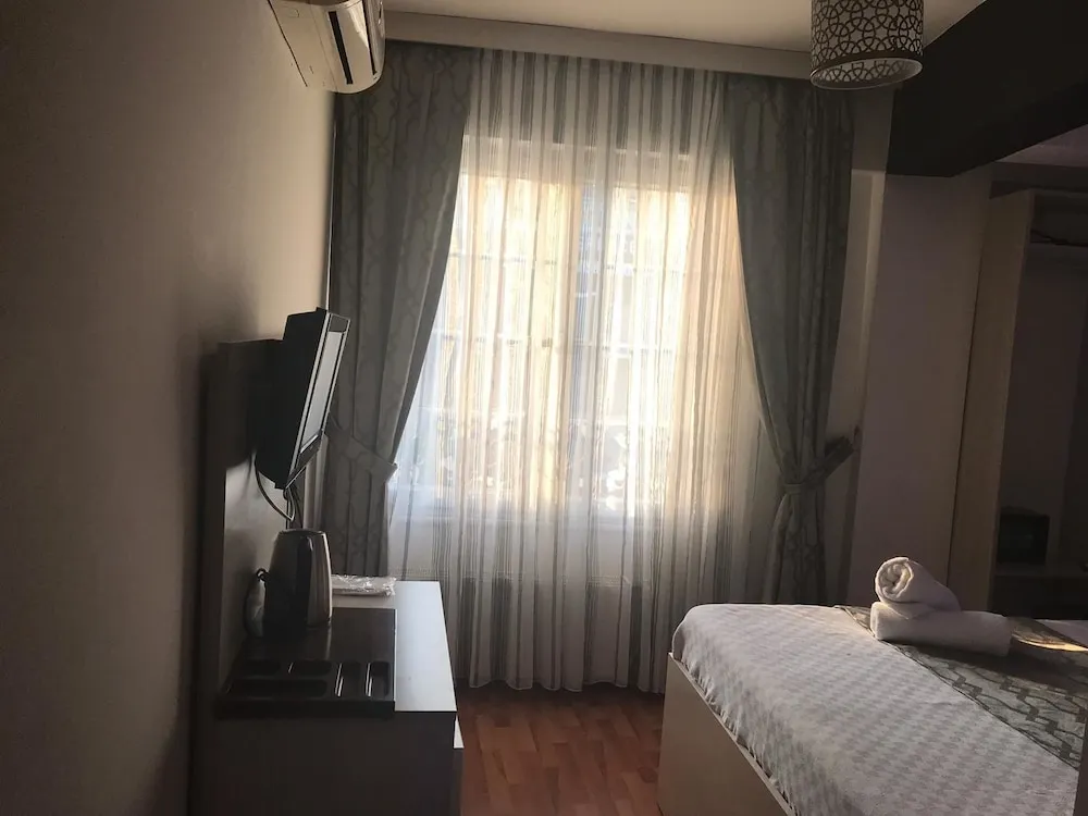 Standard Tek Büyük Yataklı Oda