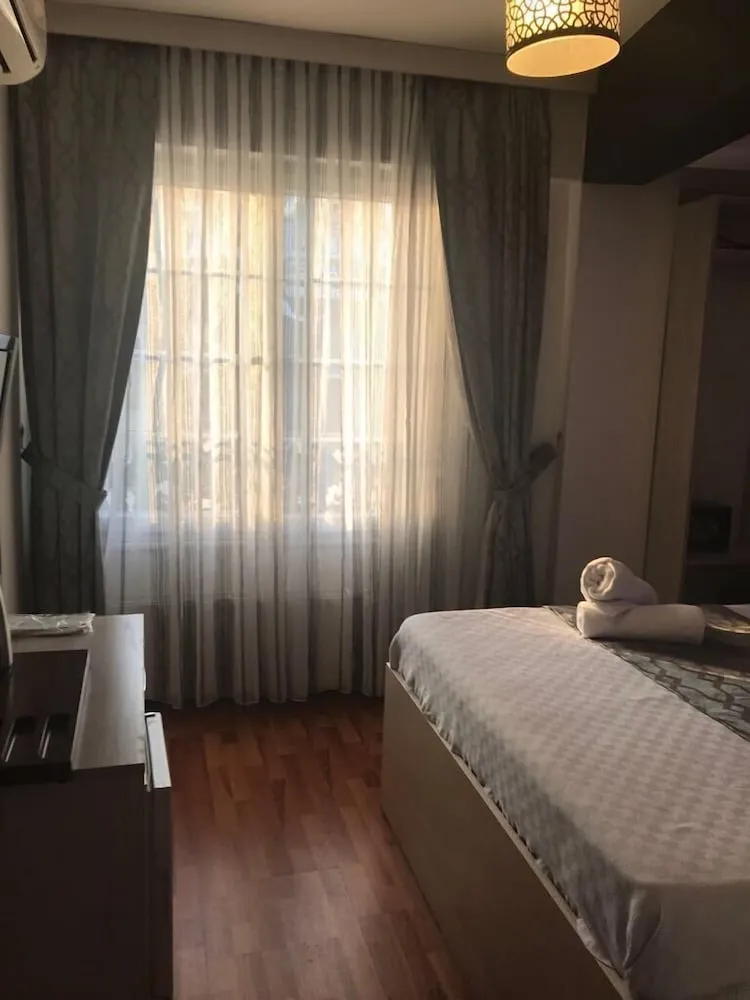 Standard Tek Büyük Yataklı Oda