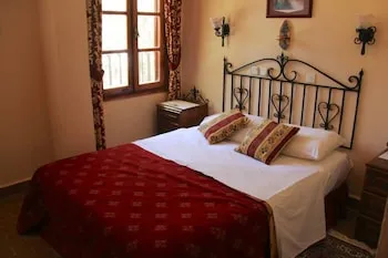 Yakamoz Hotel