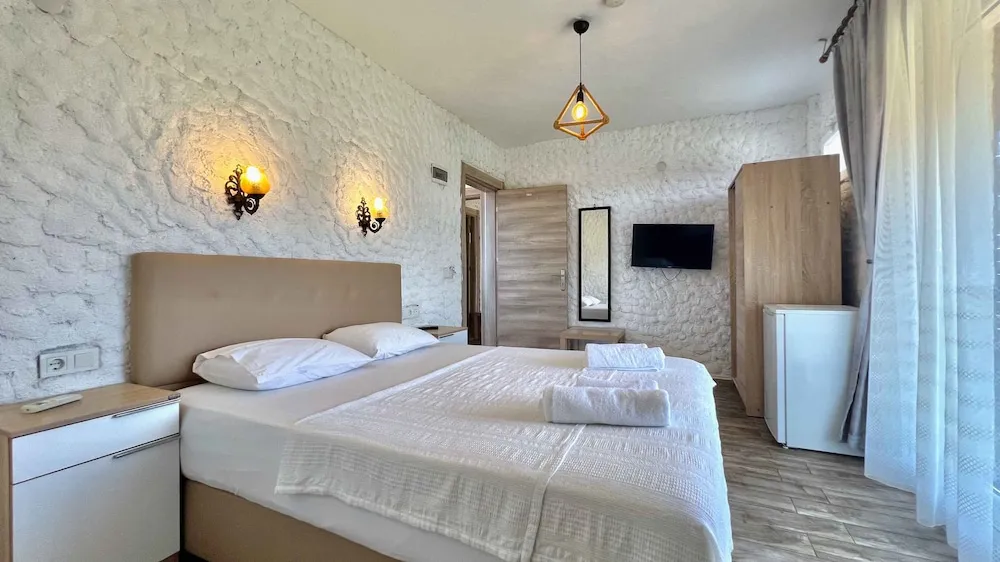 French Balcony (Double Bed)