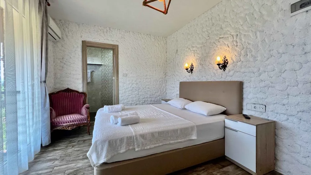 French Balcony (Double Bed)