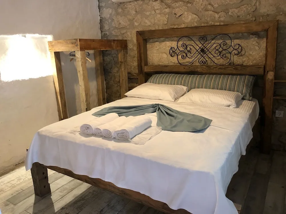 Traditional Tek Büyük Yataklı Oda, 1 Büyük (Queen) Boy Yatak, Sigara İçilmez