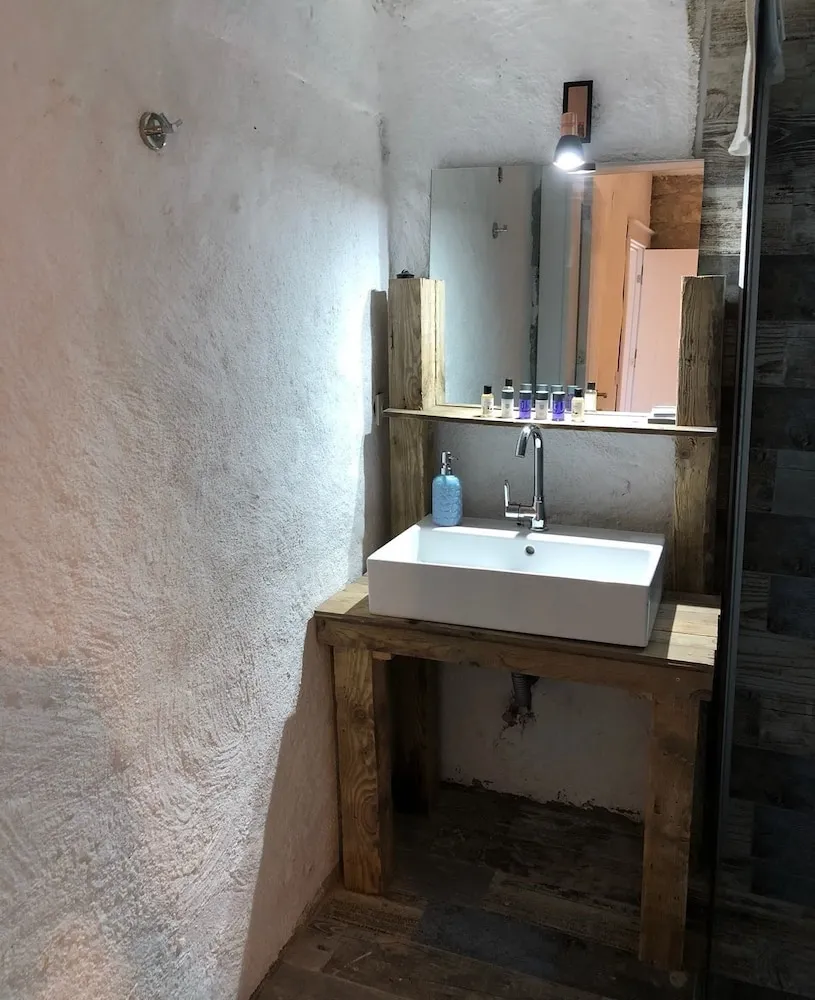 Traditional Tek Büyük Yataklı Oda, 1 Büyük (Queen) Boy Yatak, Sigara İçilmez