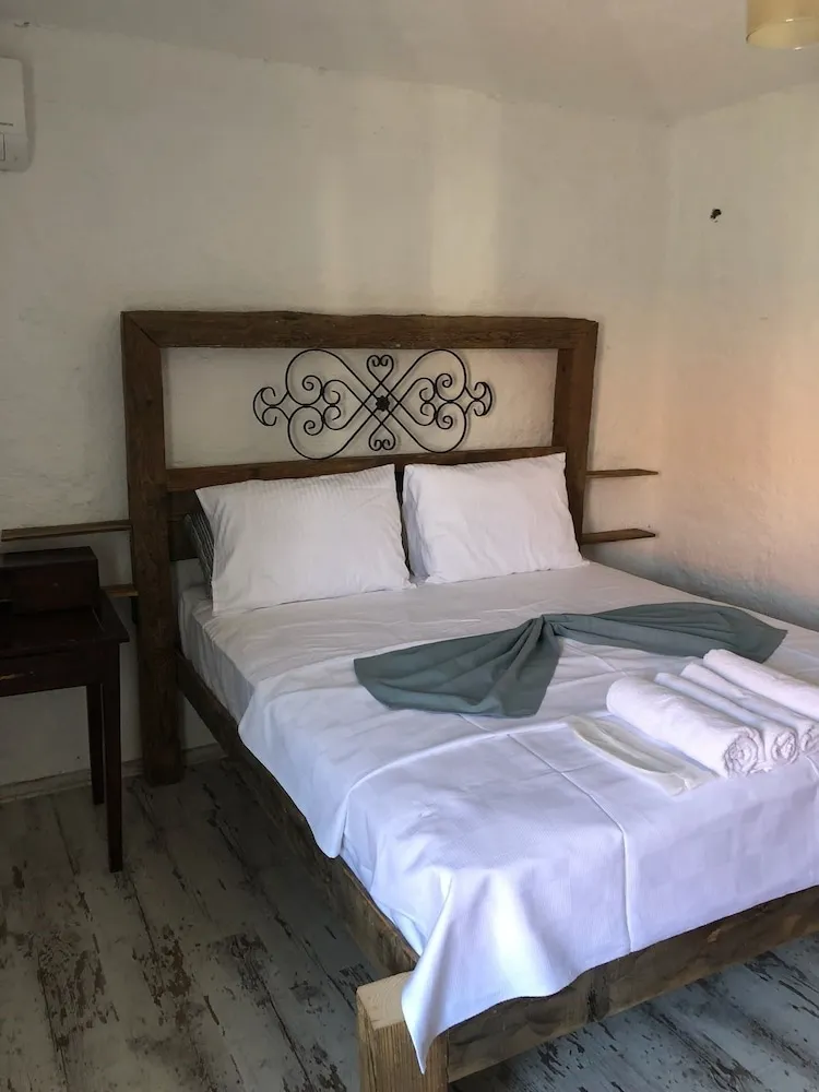 Traditional Tek Büyük Yataklı Oda, 1 Büyük (Queen) Boy Yatak, Sigara İçilmez