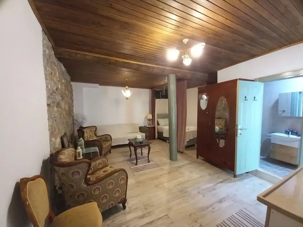 Traditional Süit