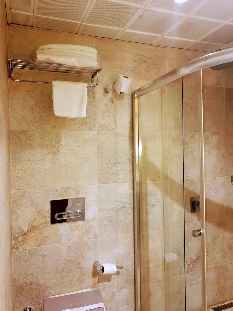 Standard Tek Büyük veya İki Ayrı Yataklı Oda, Sigara İçilmez