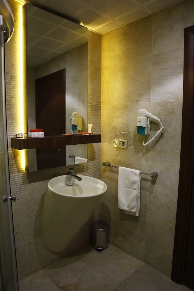 Standard Tek Büyük veya İki Ayrı Yataklı Oda, Sigara İçilmez