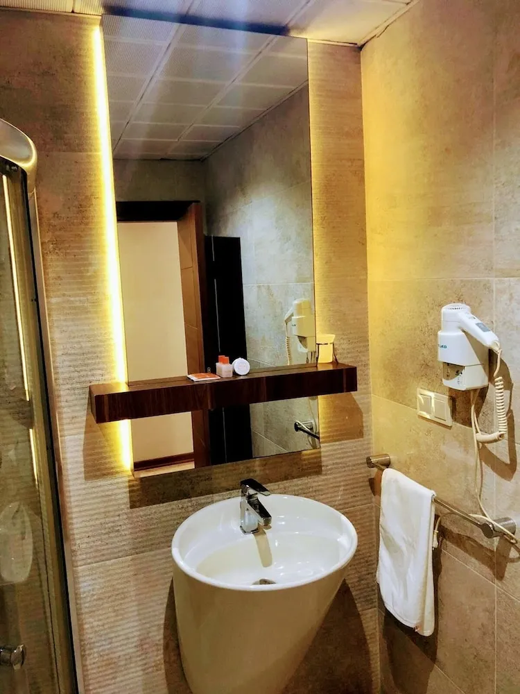 Standard Tek Büyük veya İki Ayrı Yataklı Oda, Sigara İçilmez