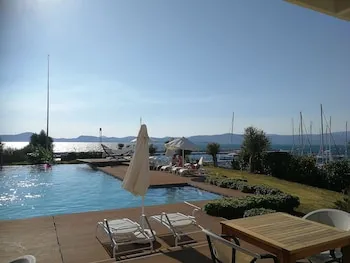 Egesu Marina Guest House