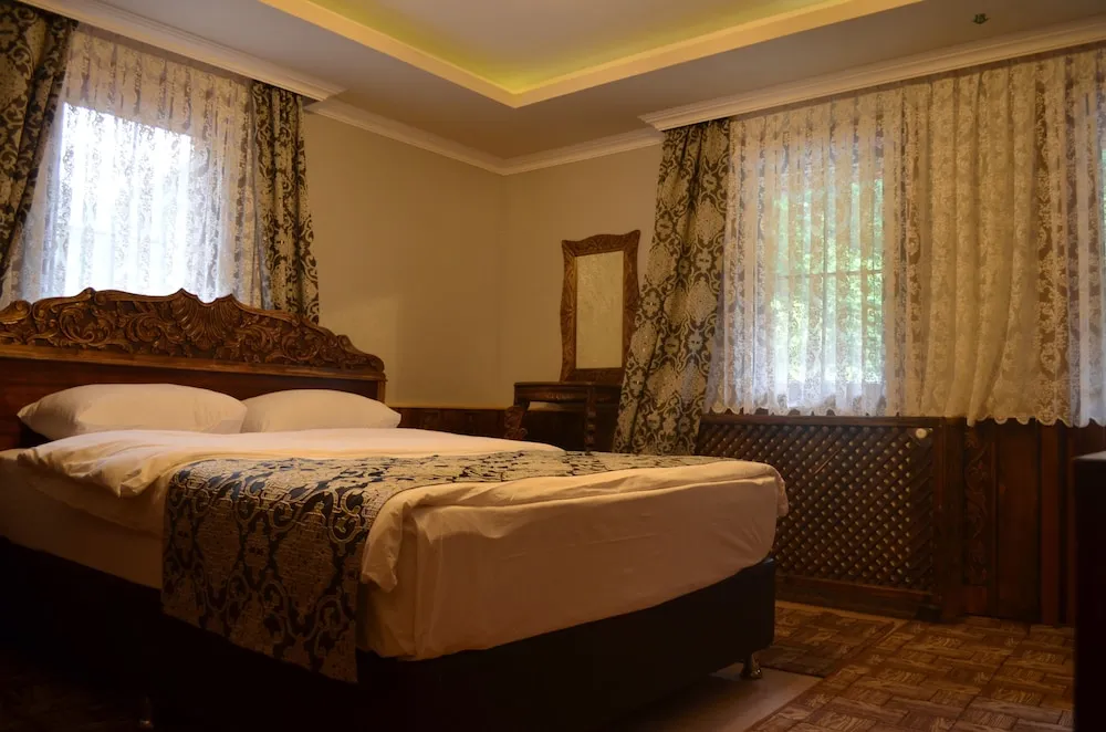Tek Büyük Yataklı Oda, Balkon