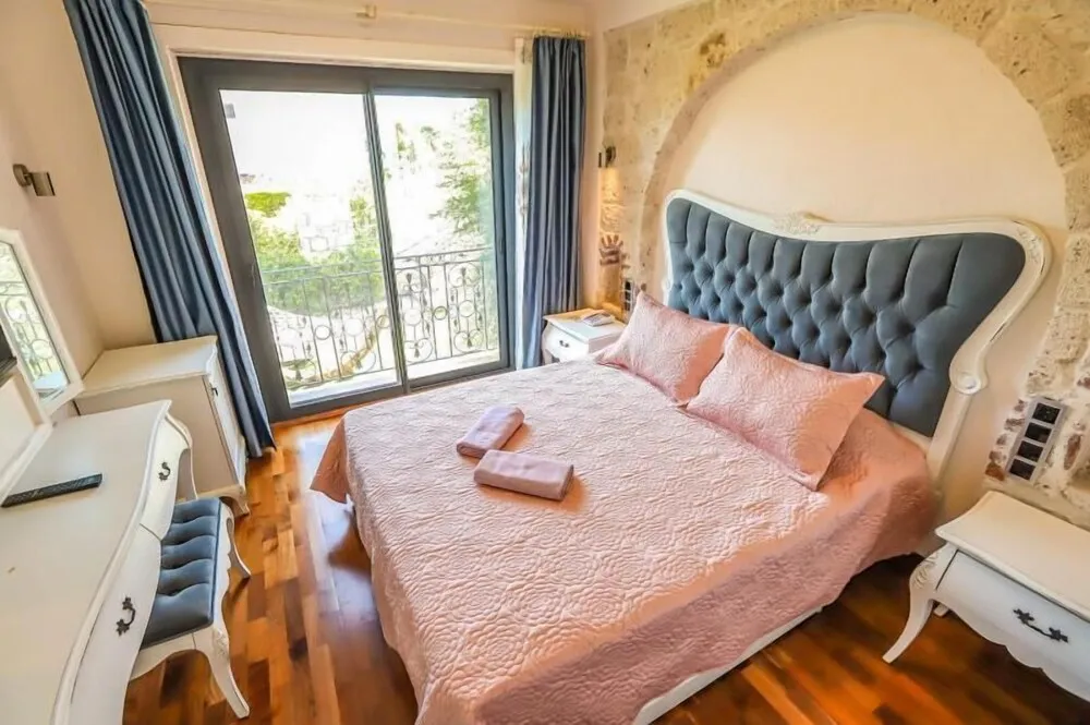 Deluxe Tek Büyük Yataklı Oda