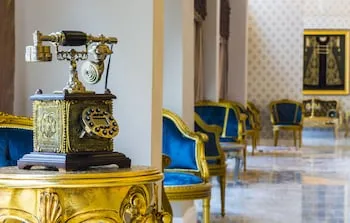 Real King Suit Otel