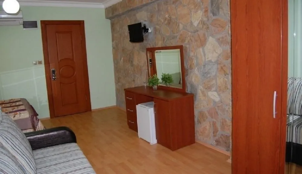 Family Tek Büyük veya İki Ayrı Yataklı Oda