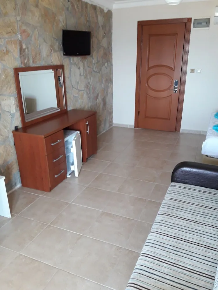 Family Tek Büyük veya İki Ayrı Yataklı Oda