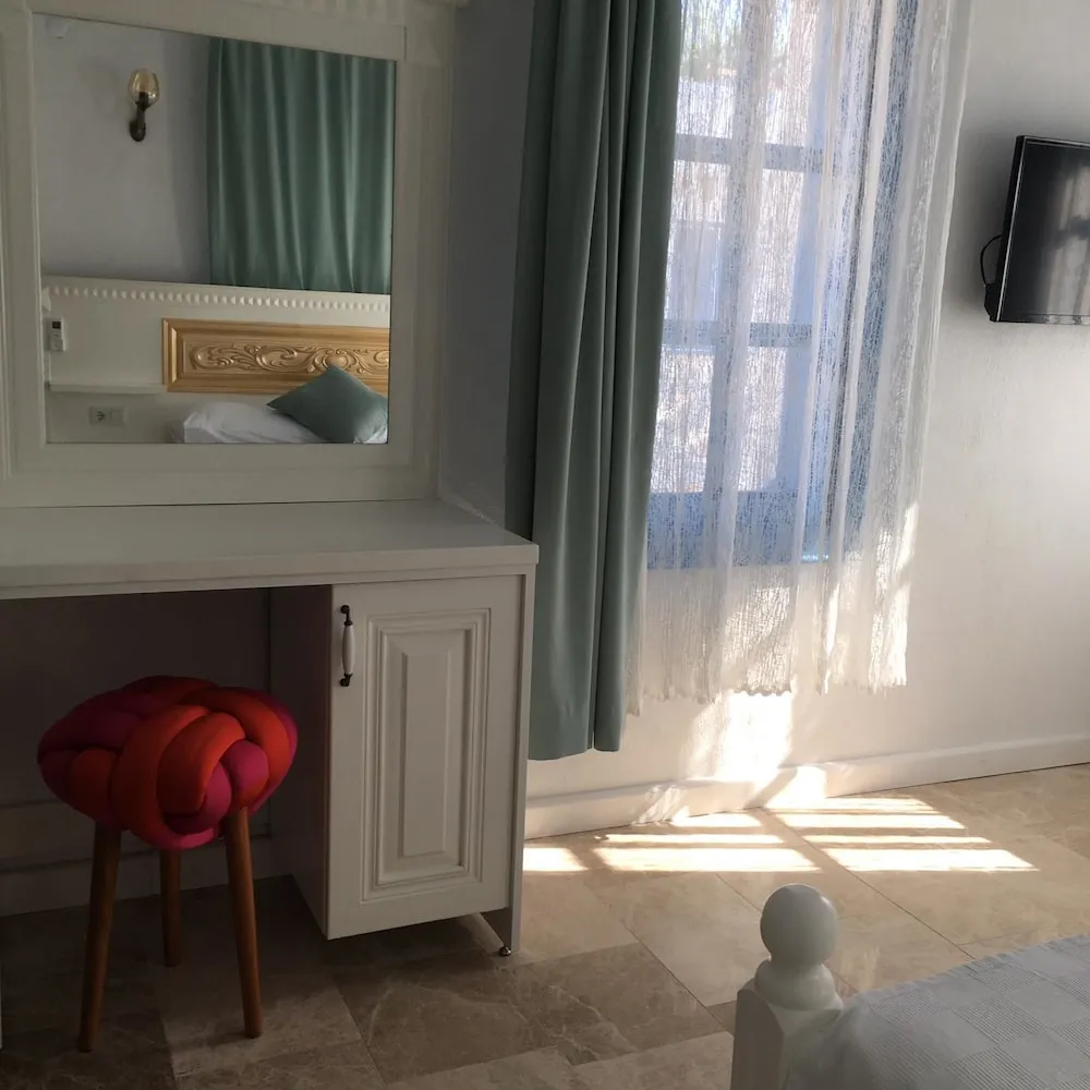 Comfort Tek Büyük Yataklı Oda, 1 Büyük (Queen) Boy Yatak, Havuz Kullanımı, Havuz Kenarı