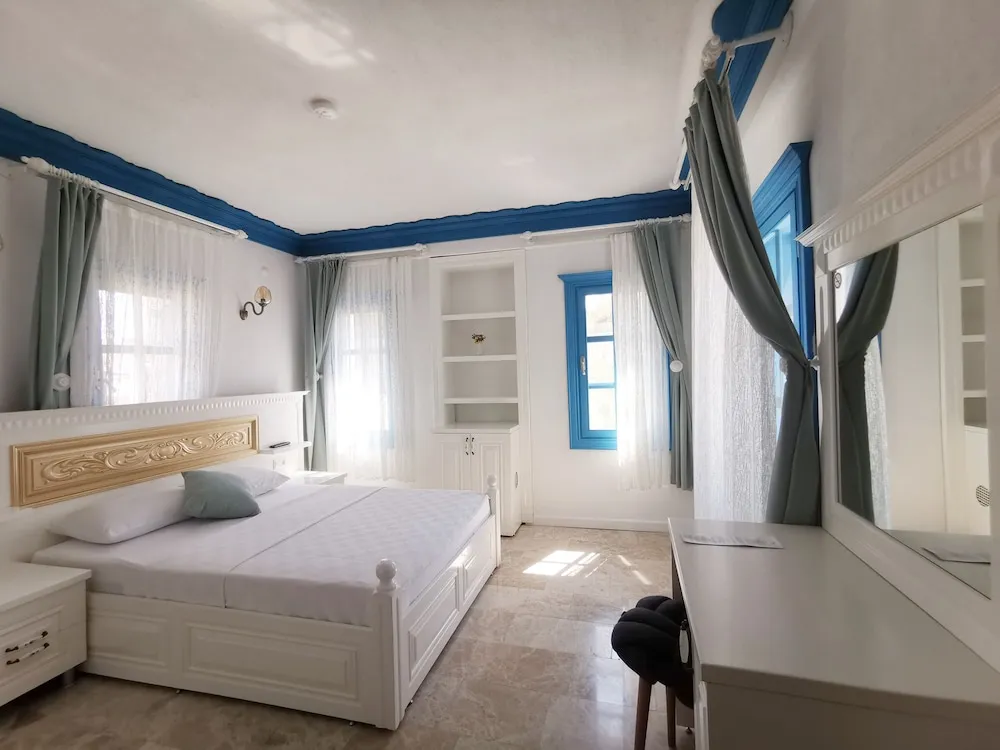 Comfort Tek Büyük Yataklı Oda, 1 Büyük (Queen) Boy Yatak, Havuz Kullanımı, Havuz Kenarı