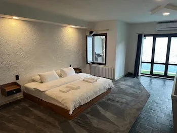 Mavilla Hotel