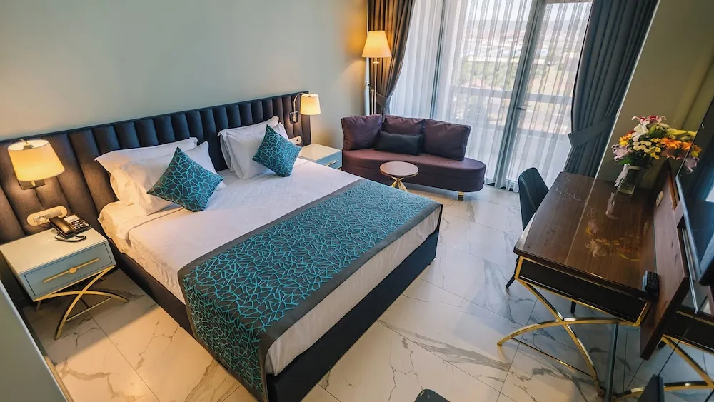Deluxe Tek Büyük Yataklı Oda, 1 En Büyük (King) Boy Yatak, Sigara İçilmez, Şehir Manzaralı