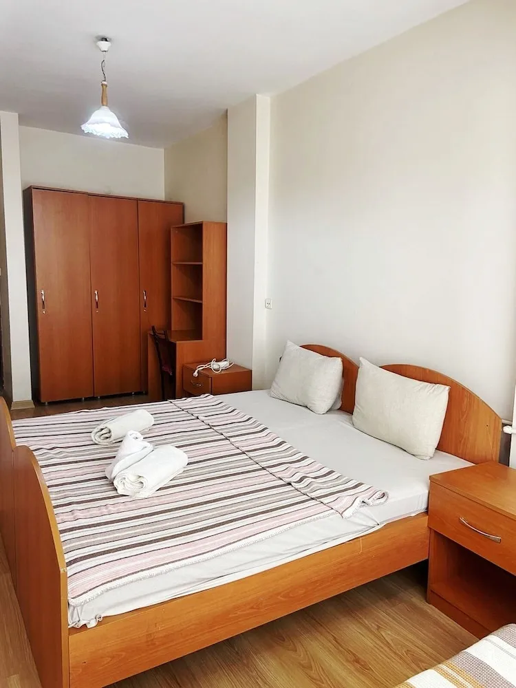 Standard Tek Büyük Yataklı Oda