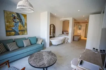 Avalon Boutique Hotel & Suites