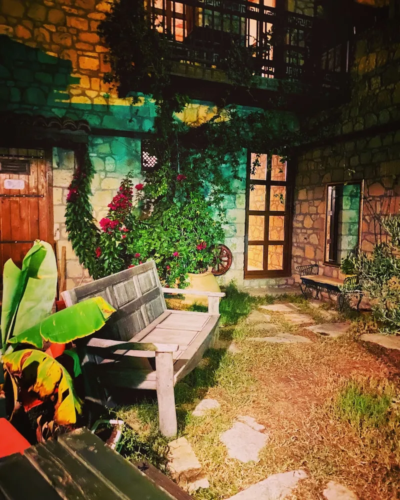 Comfort Tek Büyük Yataklı Oda