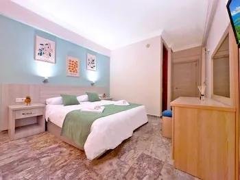 Native Hotel