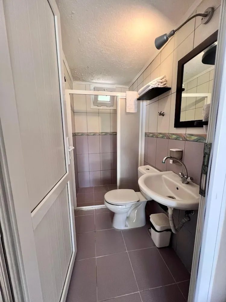Romantic Tek Büyük Yataklı Oda, Veranda, Koy Manzaralı