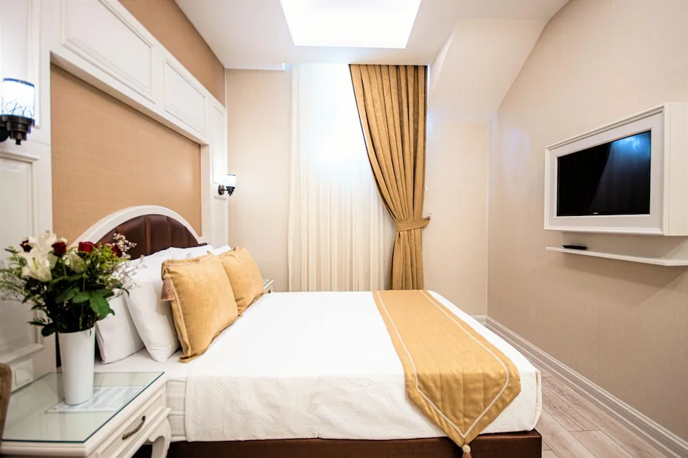 BASEMENT ROOM