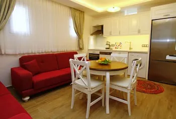 Çeşme Kale Taş Apart