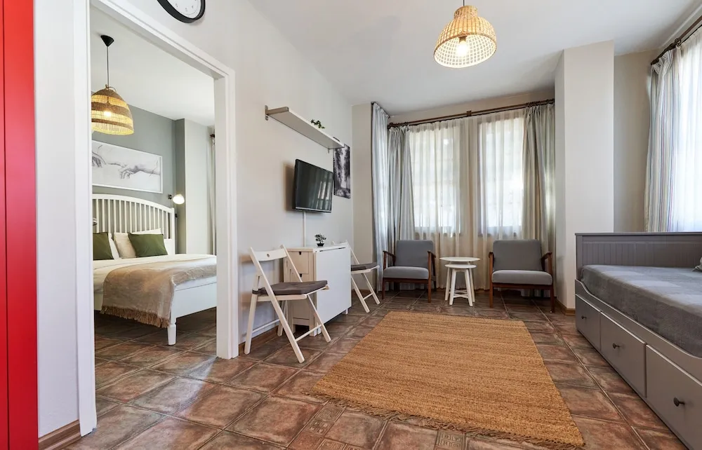 Exclusive Apart Daire, 1 Yatak Odası, Mutfak, Bahçe Manzaralı