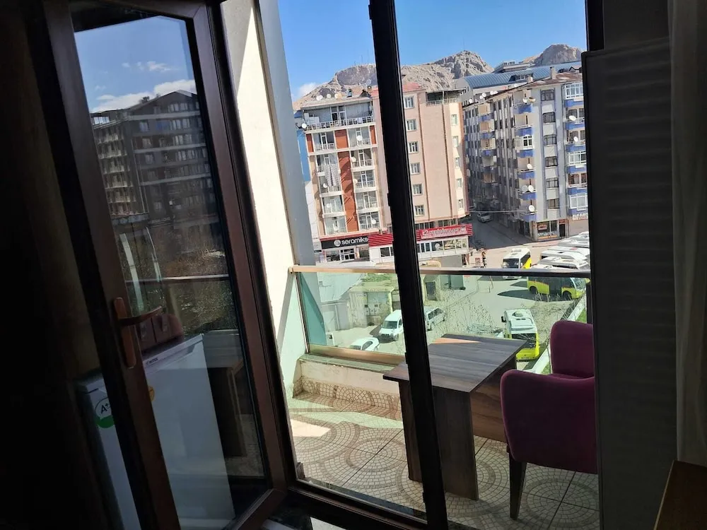 Basic Tek Büyük Yataklı Oda