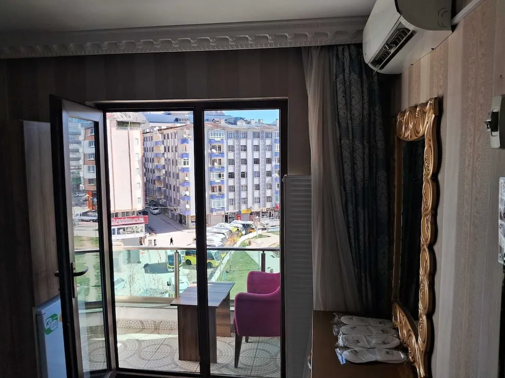 Basic Tek Büyük Yataklı Oda