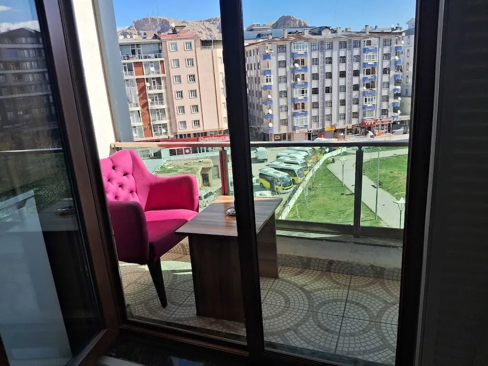 Basic Tek Büyük Yataklı Oda