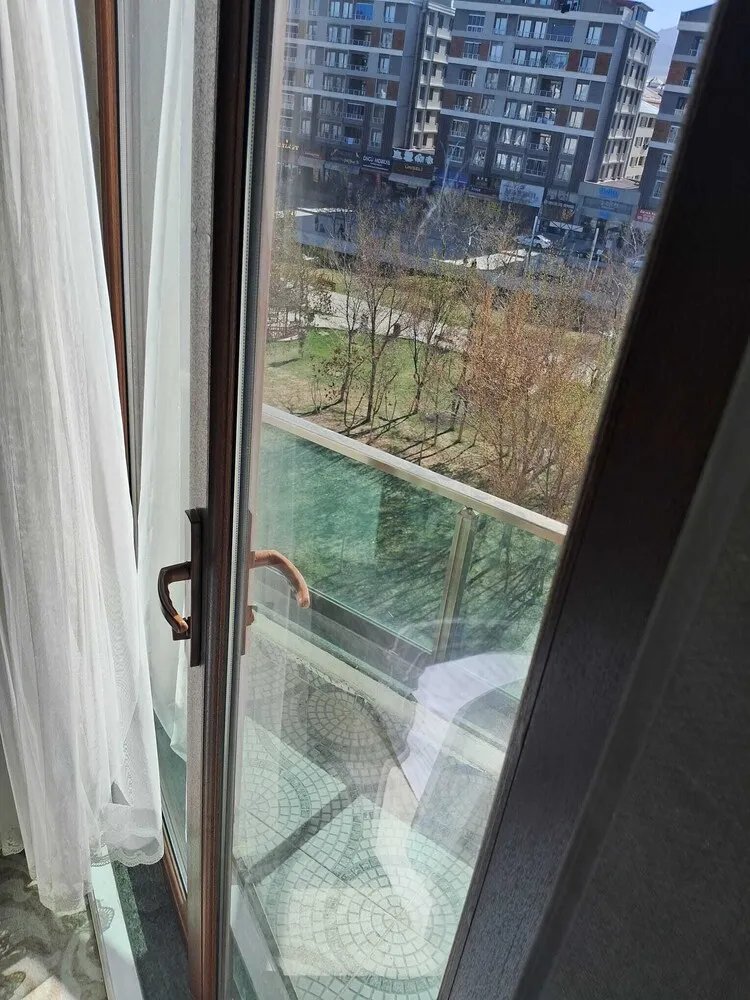 Basic Tek Büyük Yataklı Oda