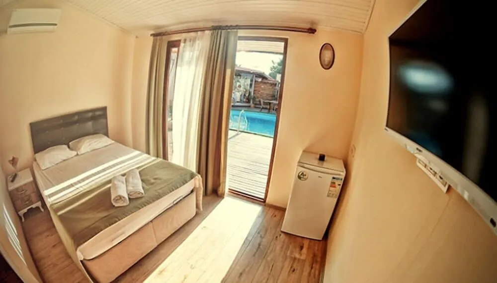 Basic Bungalov, Birden Çok Yatak, Sigara İçilebilir