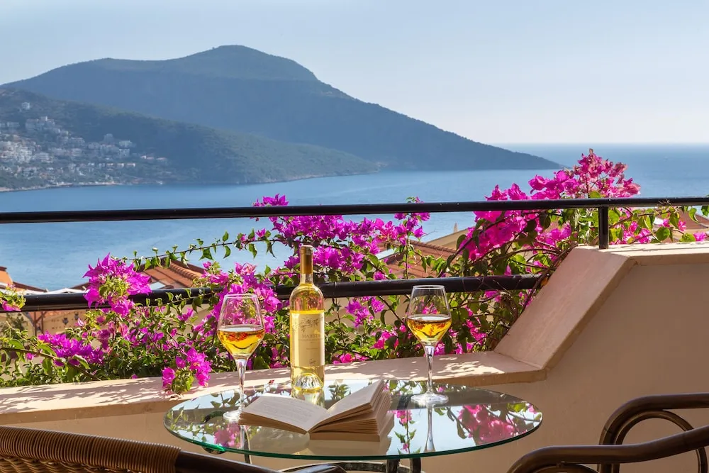 Premium Apartment No 6, 2 Bedrooms, Balcony, Sea View