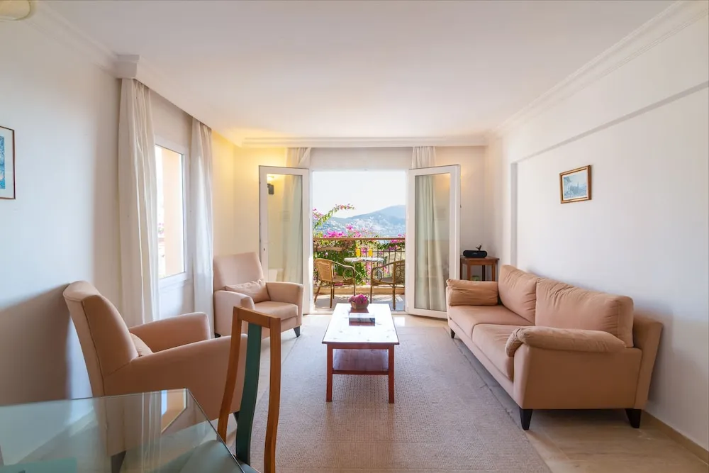 Premium Apartment No 6, 2 Bedrooms, Balcony, Sea View