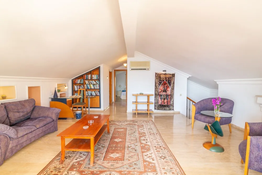 Premium Apartment No 6, 2 Bedrooms, Balcony, Sea View