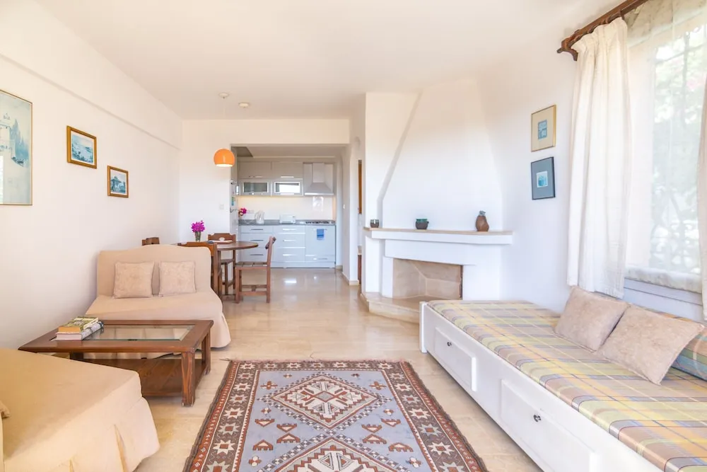 Standard Apartment No 4, 1 Bedroom, Balcony, Garden View