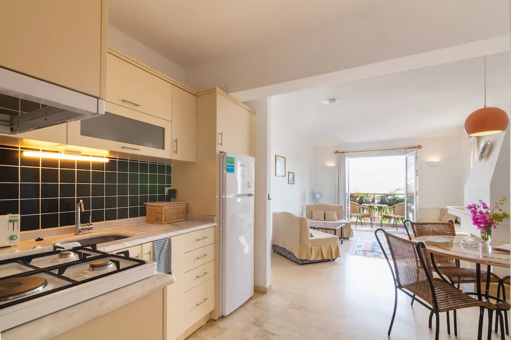 Standard Apartment No 5, 1 Bedroom, Balcony, Sea View