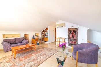 Korsan Apartments